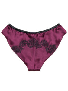 YASMIN Loose Mini Panty in burgundy with black lace, back view